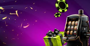 Antarmuka aplikasi mobile elsword menampilkan slot dan pasar olahraga